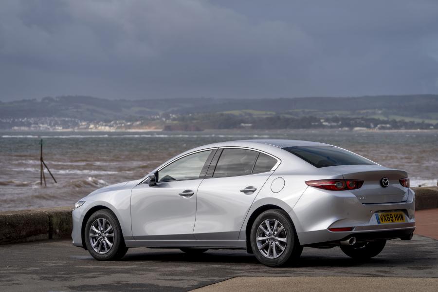  Mazda3 Skyactiv-X Sport Sedan (BP) 2019 года  (UK) (фото 23 из 42)